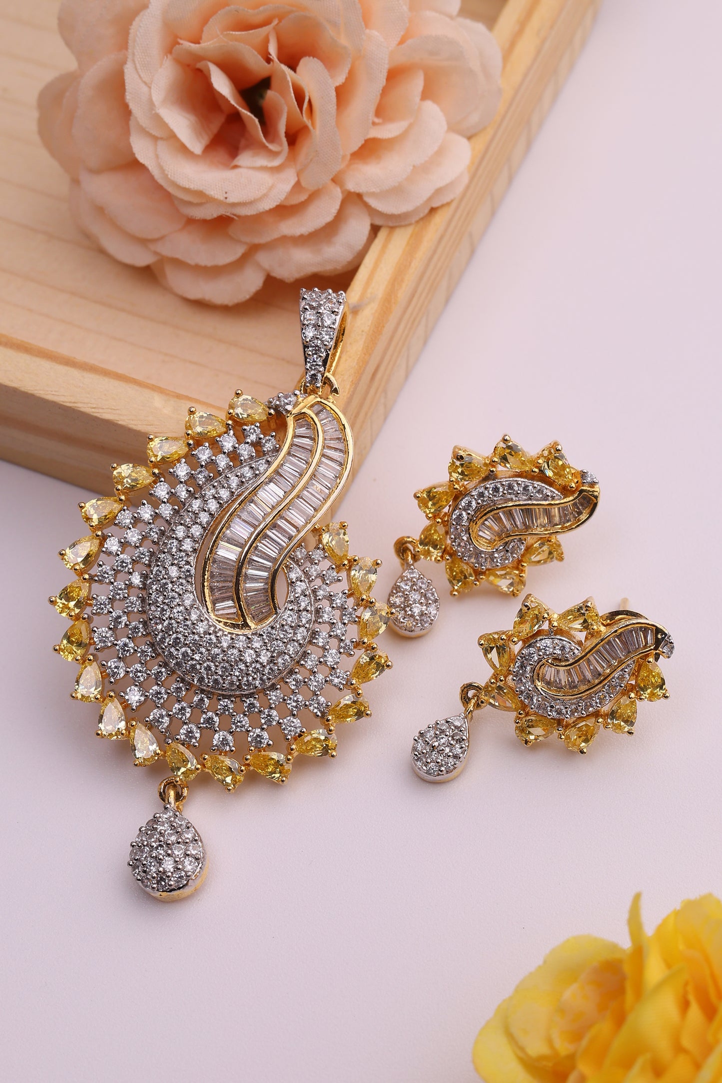 Lemon Yellow Pendant Set