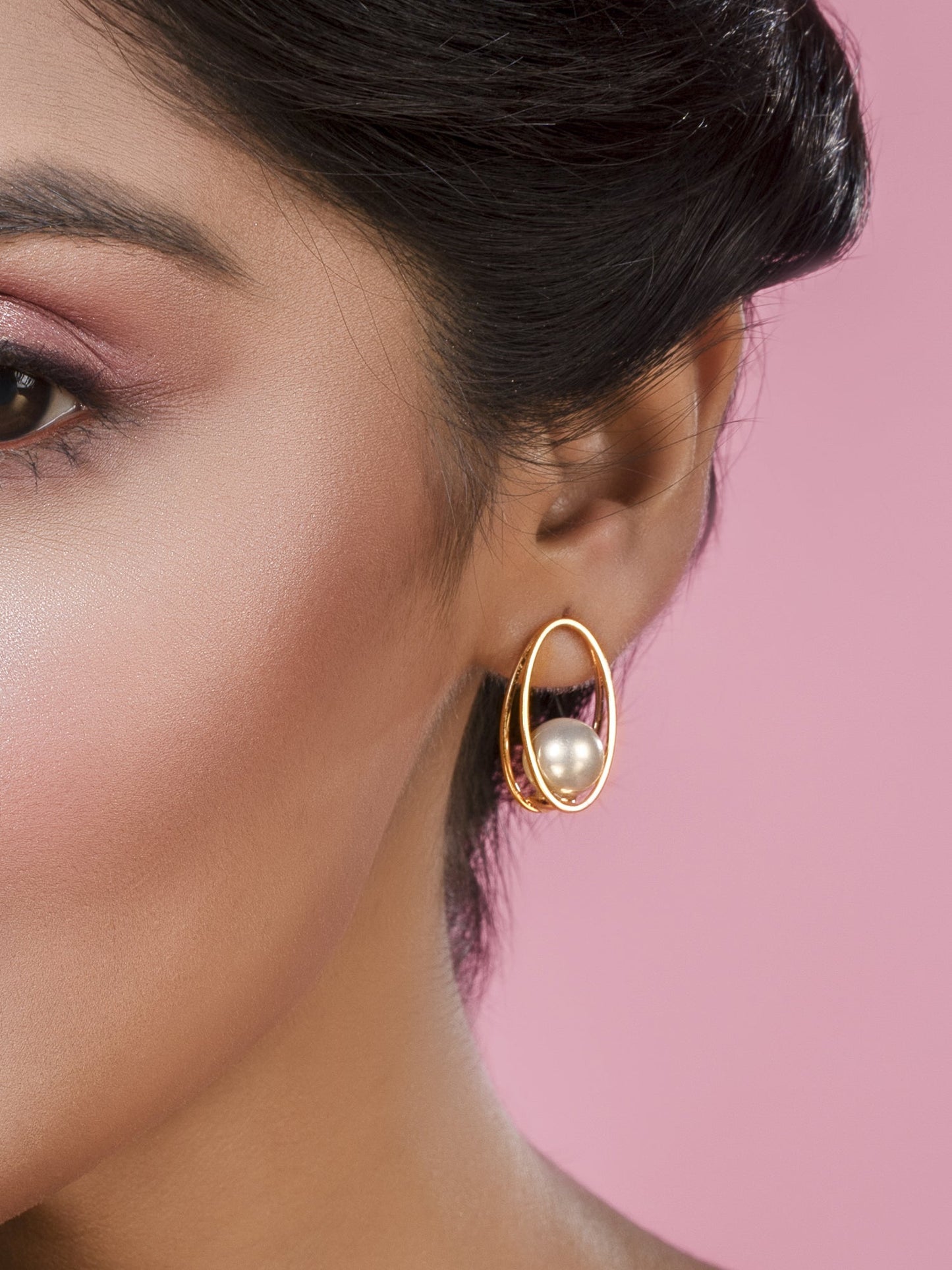 Pearl Between Oval Loops Earrings