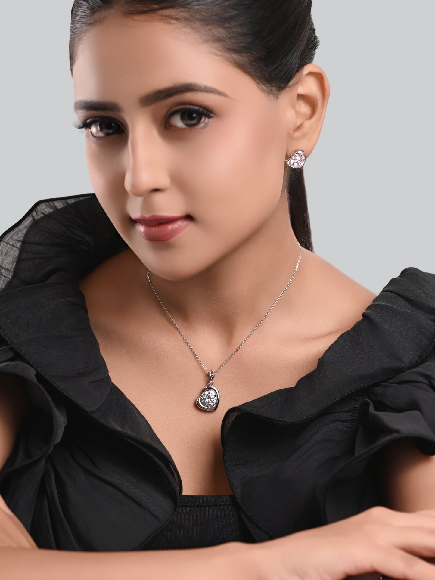Stylish Tilted Heart Swarovski Pendant Set