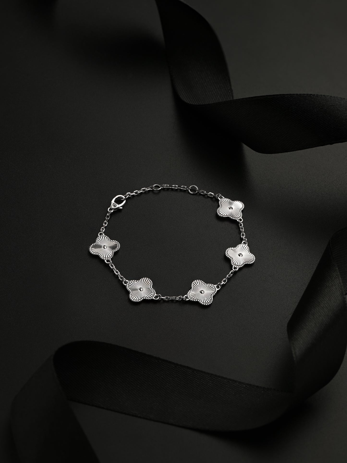 Bracelet with LV Star (Rhodium)