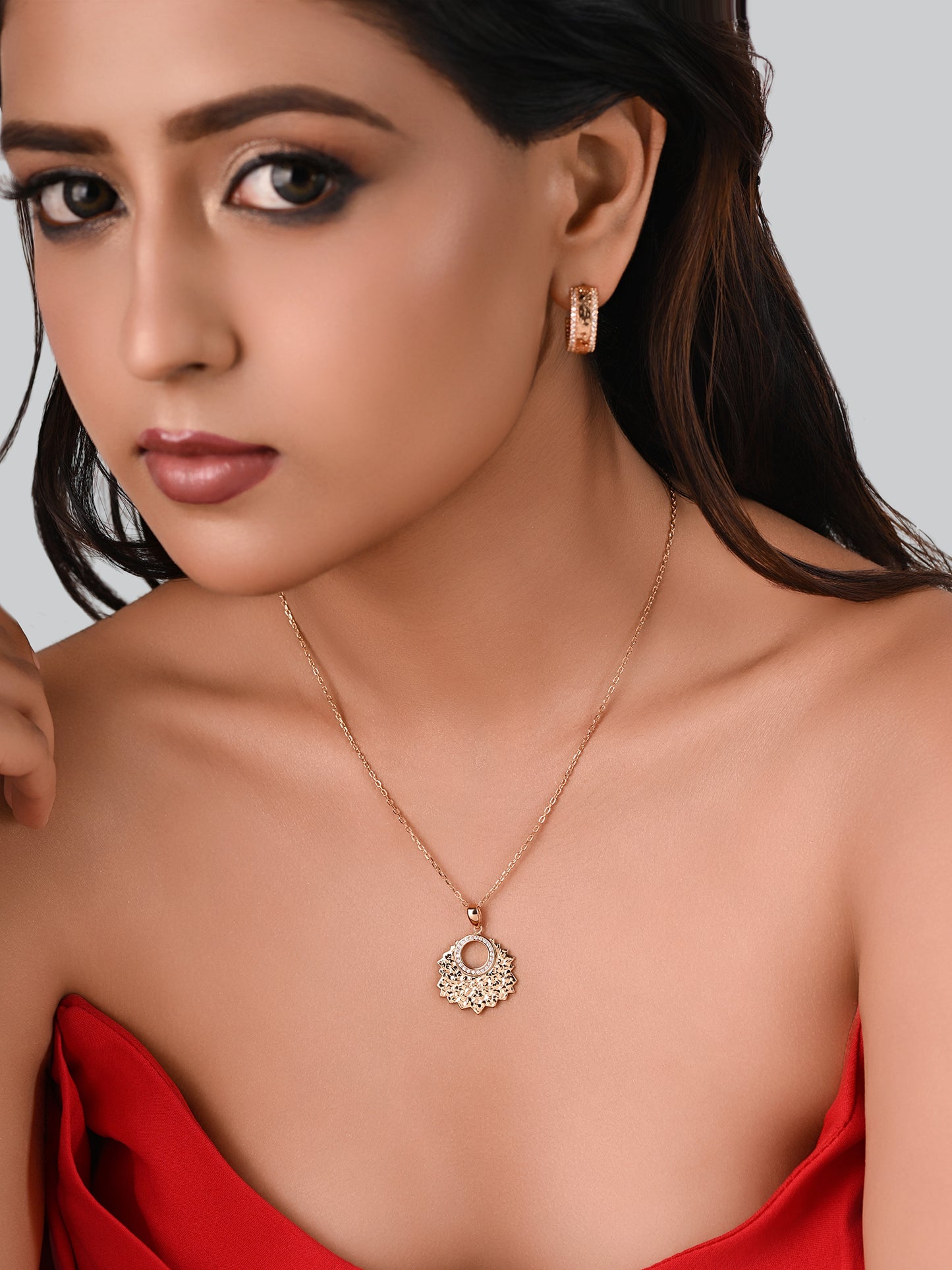 92.5 Silver Mulberry Pendent Set in Gold Polish