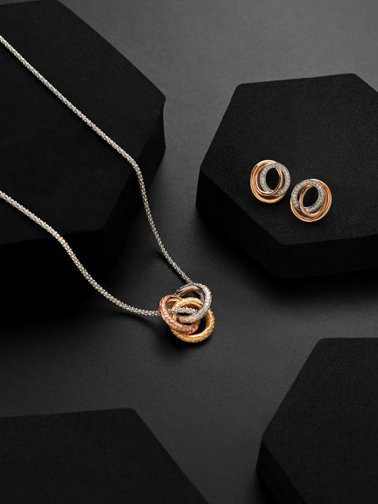 Interlocked Pendent Set