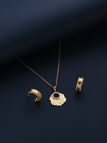 92.5 Silver Mulberry Pendent Set in Gold Polish