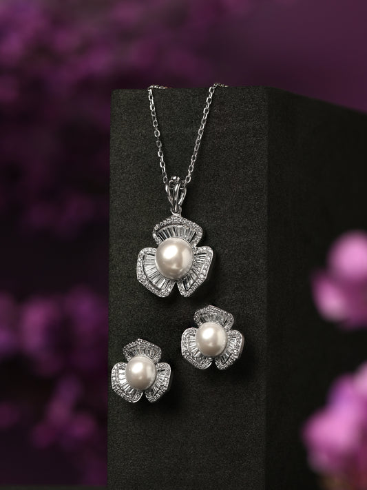 Stylish Pearl And Swarovski Crystal Pendant Set