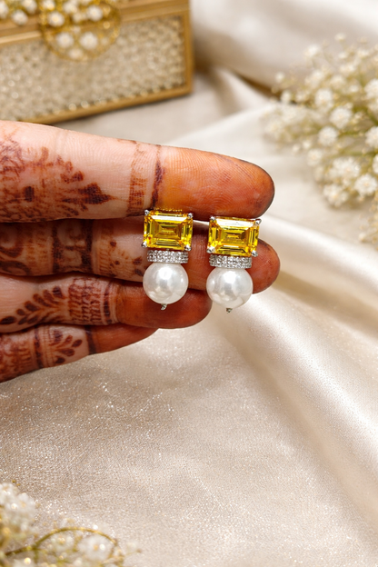 925 Sterling Silver Swarovski Topaz And Pearl Studs
