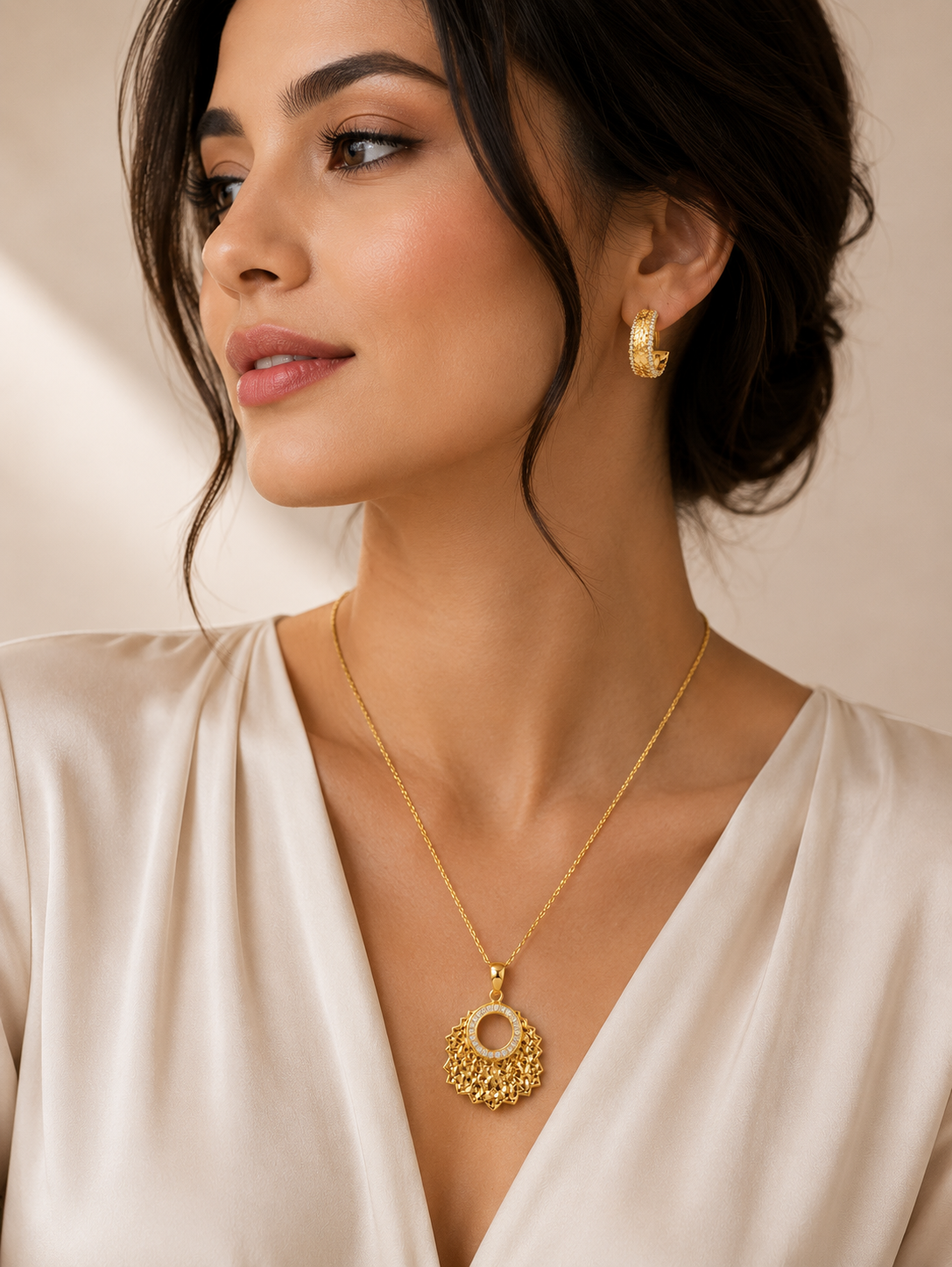 925 Sterling Silver Swarovski Mulberry Pendent Set in Gold Polish