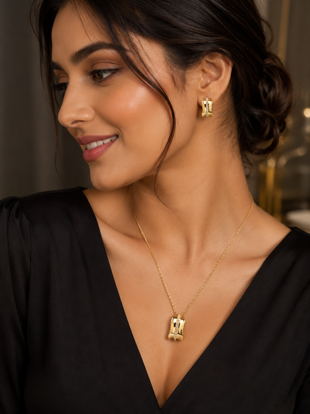 925 Sterling Silver Swarovski Delicate Pendent Set with Diamond Line in  Gold Polish