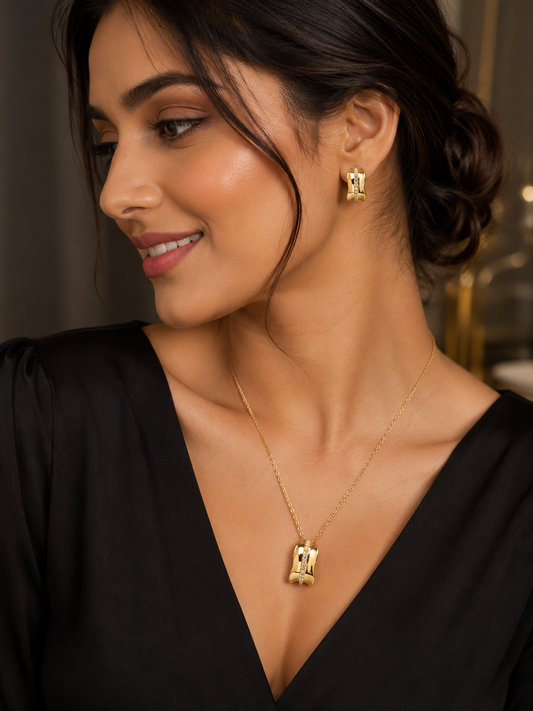925 Sterling Silver Swarovski Delicate Pendent Set with Diamond Line in  Gold Polish