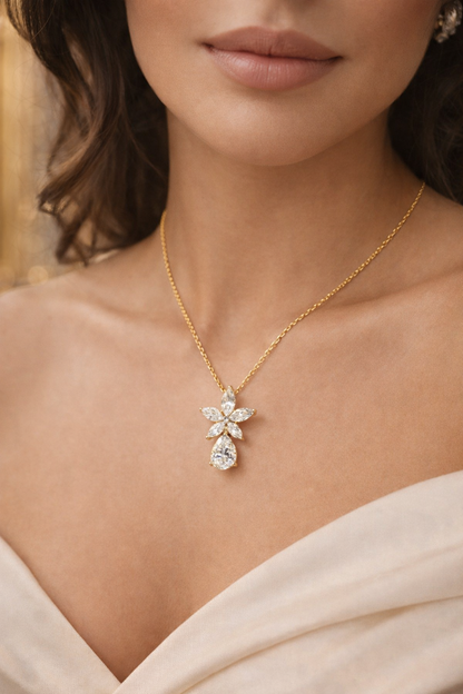 925 Sterling Silver Elegant Floral Chain Pendant